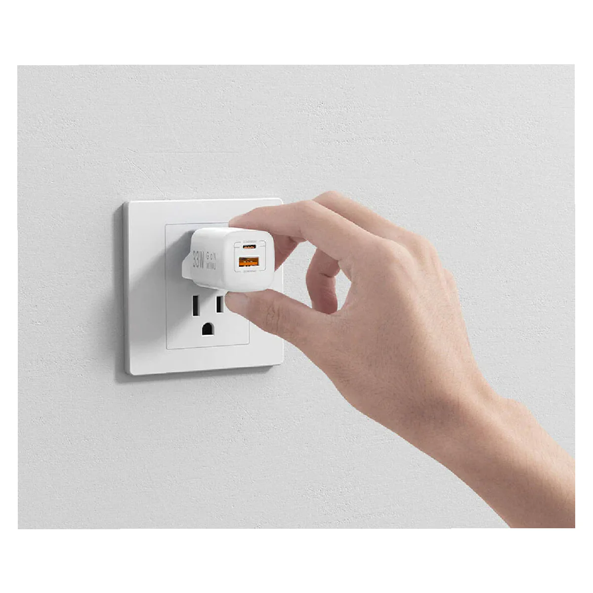 WIWU GaN Wi-U008 33W Tech PD Fast Charging QC 3.0 Travel Charger - White - Image 5